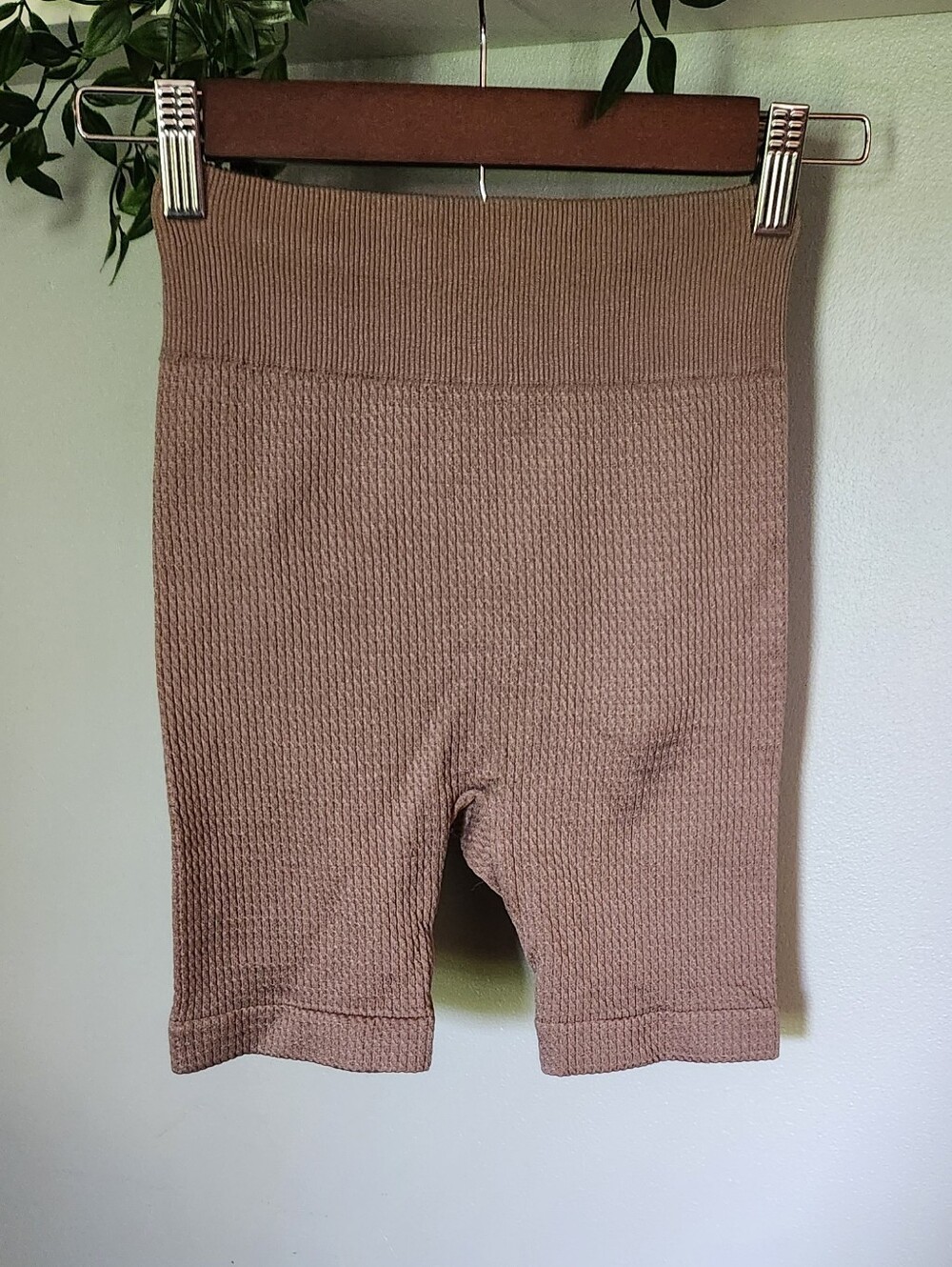 Waffle Knit Strechy Athletic Shorts - Brown